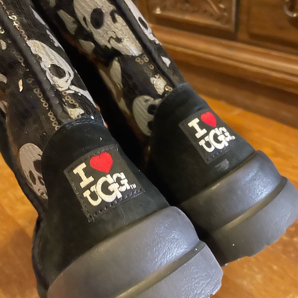 UGG I ❤️ Ugg Tall Skull Sequins Boots - Picture 8 of 8
